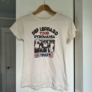 100% cotton Def Leppard 1983 Pyromania t-shirt Size S